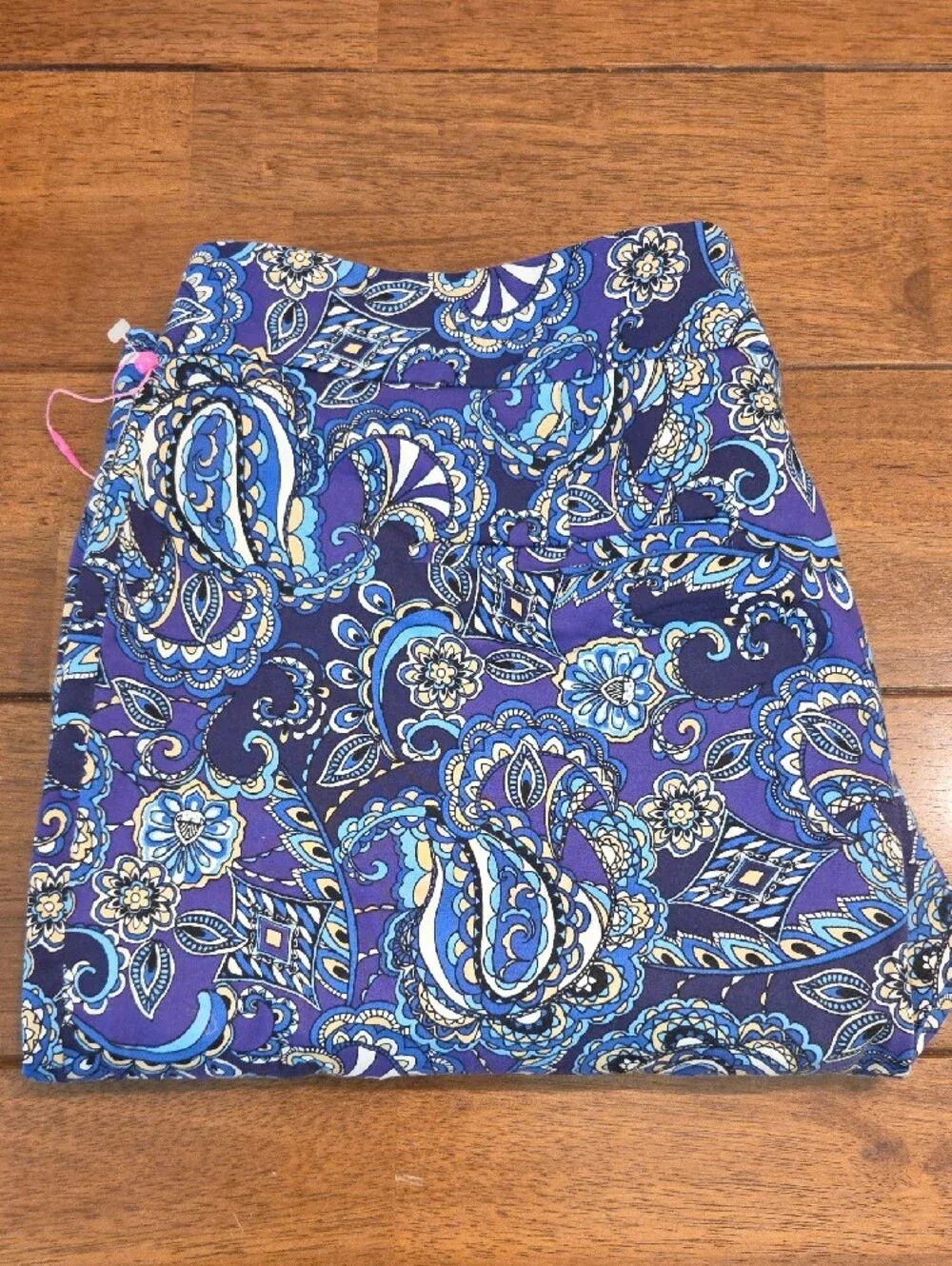 Pappagallo skirt detailed
